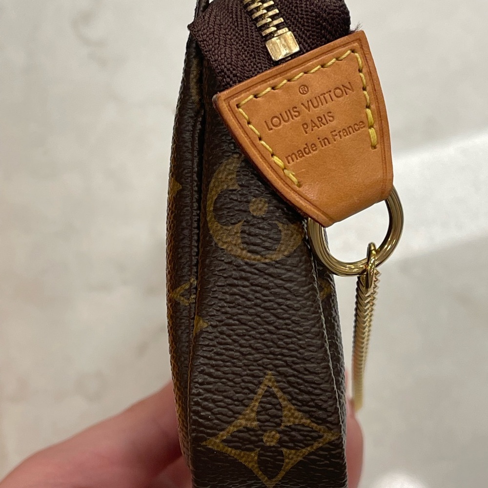 Louis Vuitton monogram mini pochette - Picture 12 of 16